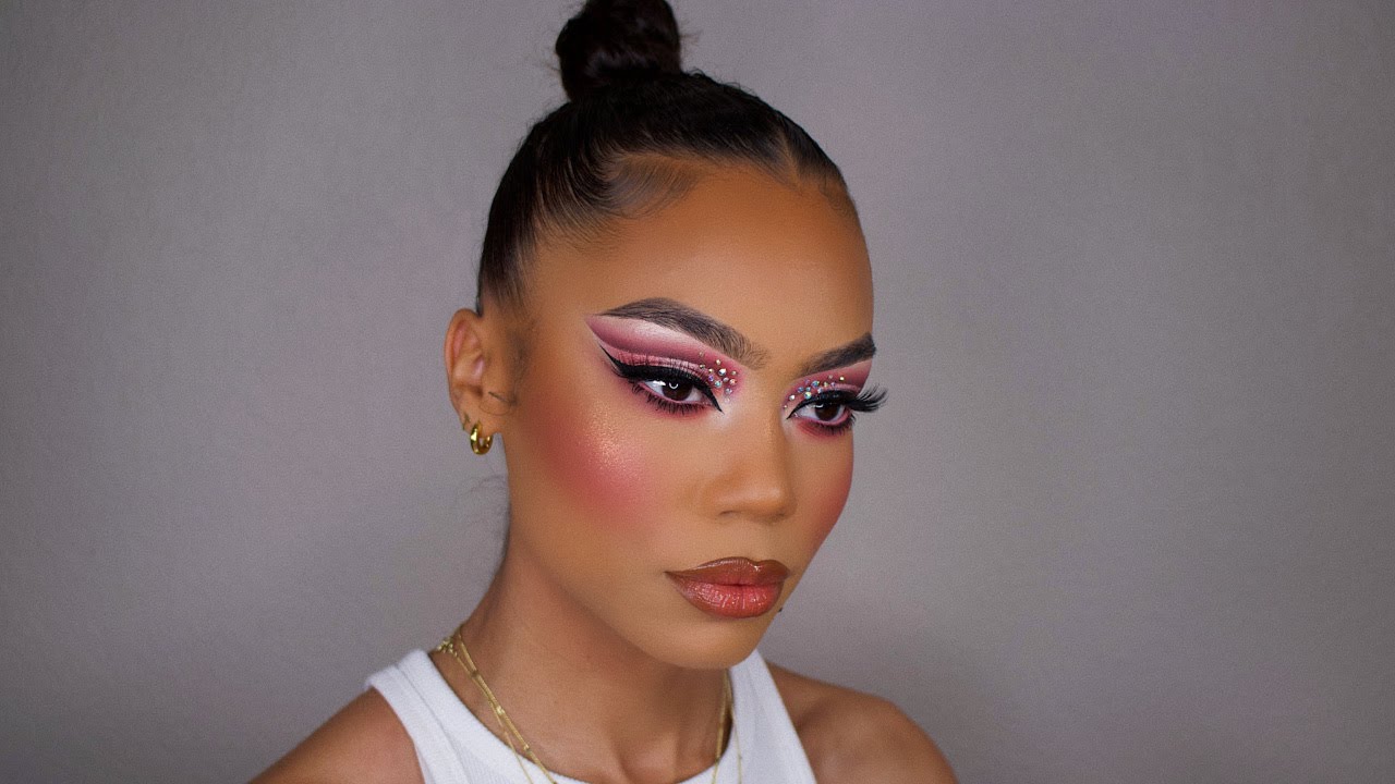 Trying Pat McGrath For The First Time! | Pat McGrath Mothership IX Huetropian Dream Palette