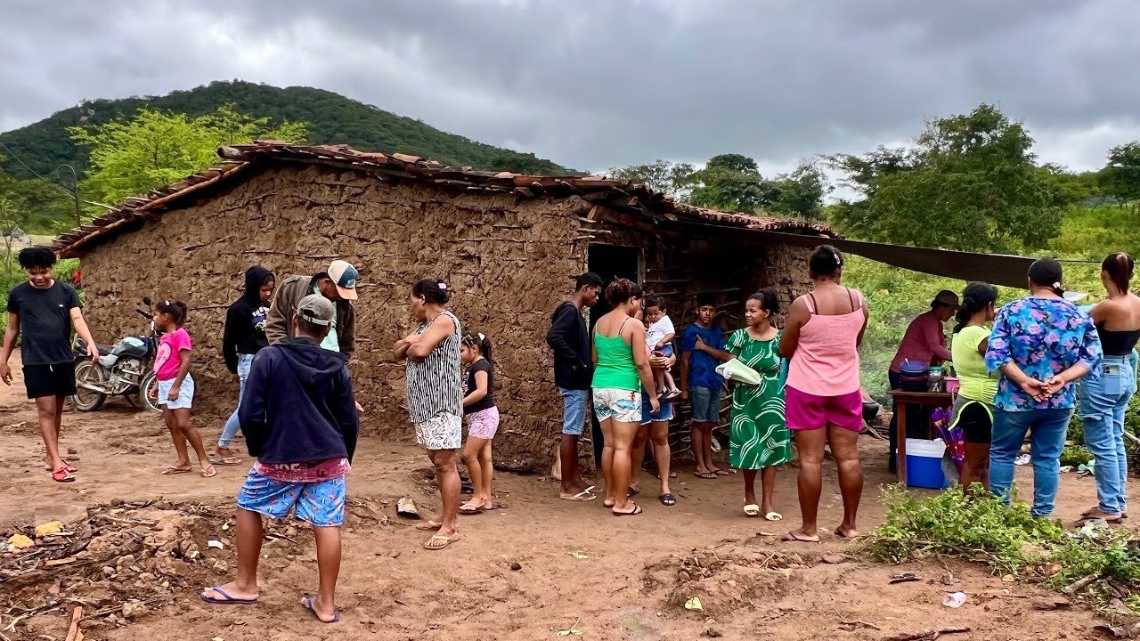 ALMOÇO NA ROÇA E CHOVENDO, NA CASA DA DONA CENOURINHA E COMUNIDADE 