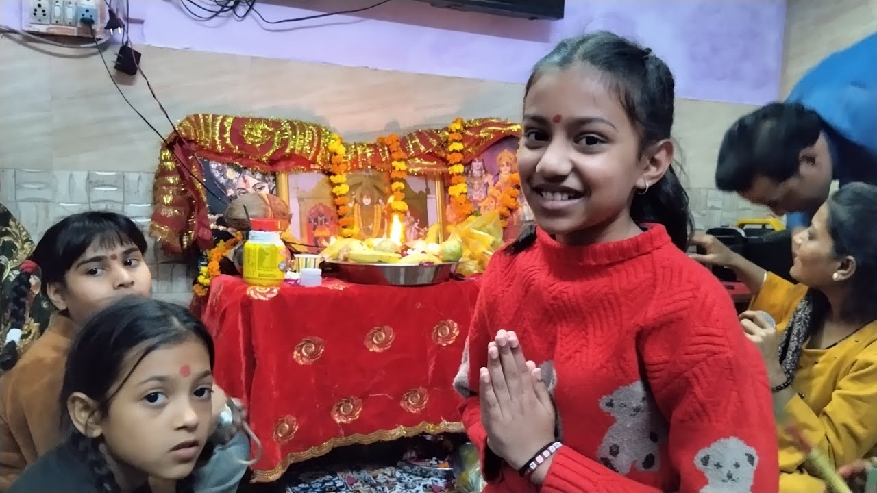 Aj gaye hum chachi ji ke ghar keertan me 😊😊🙏