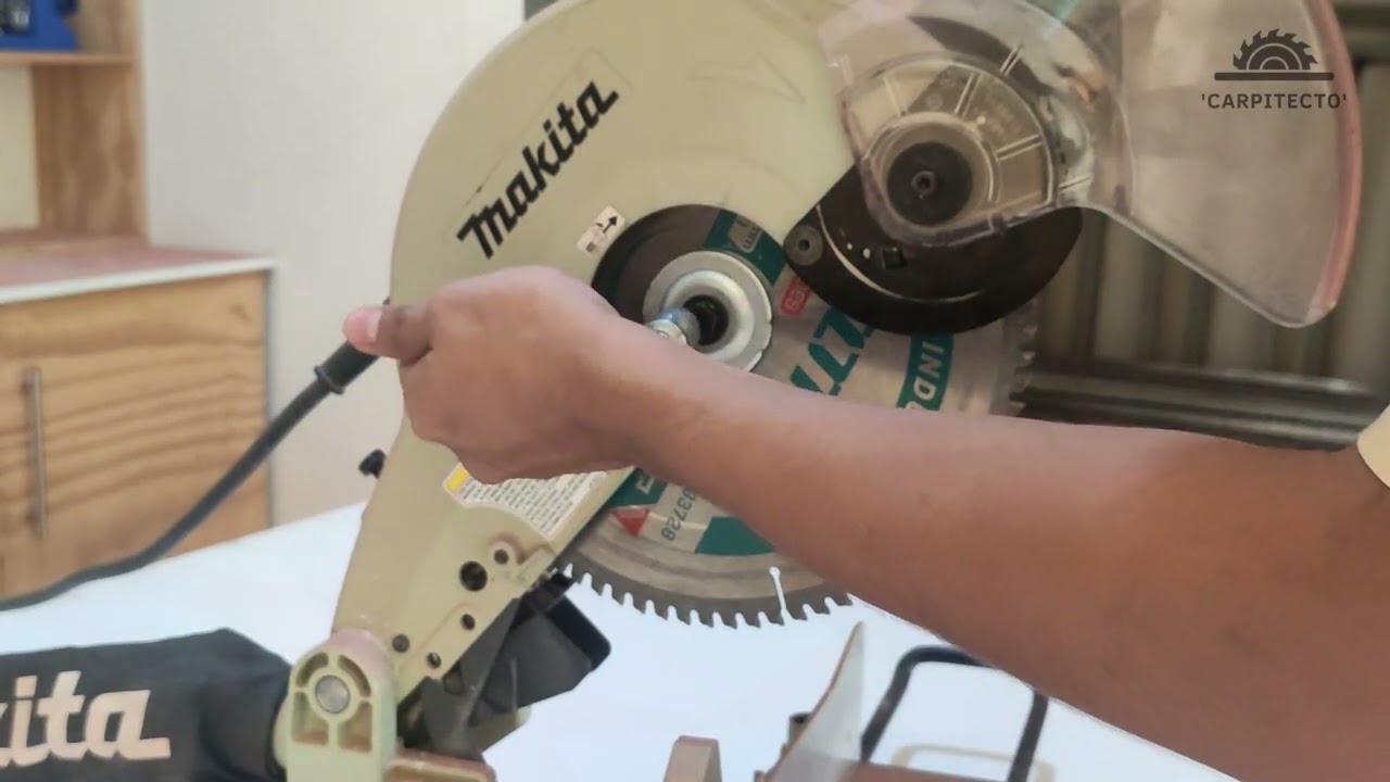 Cómo cambiar el disco de la INGLETADORA MAKITA LS1040