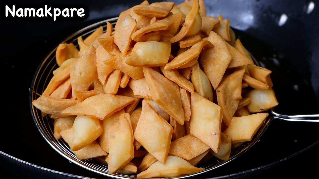बिल्कुल हलवाई जैसे परफेक्ट नमकपारे बनाने की सारी ट्रिक्स | Halwai Style Crispy Namakpare Recipe