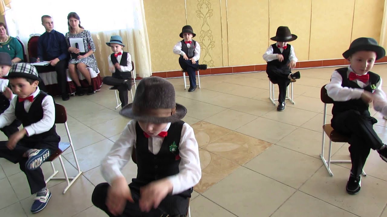 Dansul băieților de la grădinița ”Andrieș” (Puhăceni)