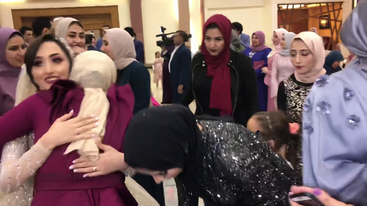 صحاب العروسه يوم فرحها فاجئوها والعروسه تنهار من الفرحه