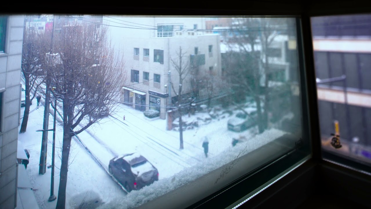 Erik Satie with Snowy day in Hapjeong, Seoul City at Winter, Gnosseinne