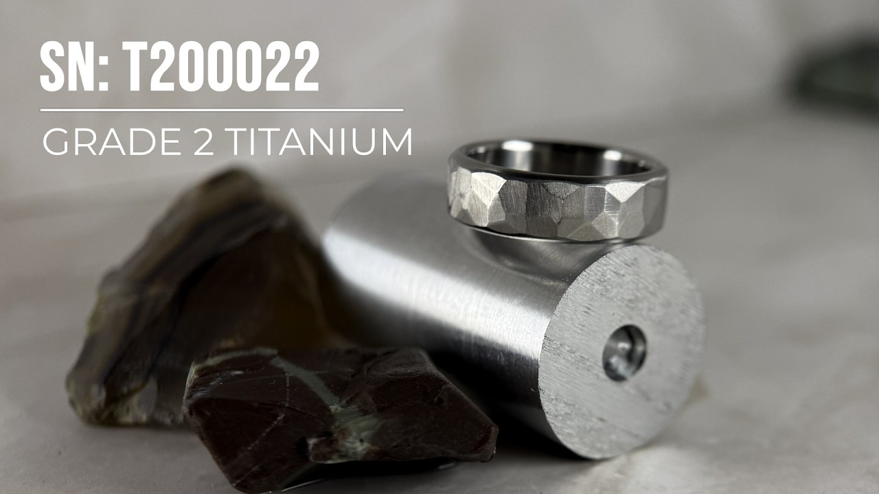 Ring T200022 – Grade 2 Titanium | Faceted face with beveled edges