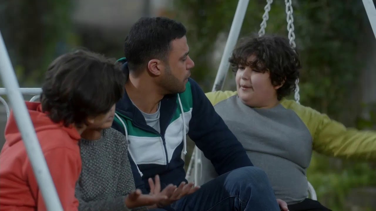 لما صاحبك التخين يطلب منك تمرجحه 😲 ... كوميديا محمد إمام مع الأطفال 😂#لمعى_القط