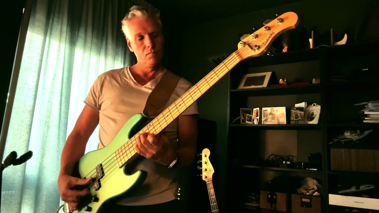 Palm-mute practice.