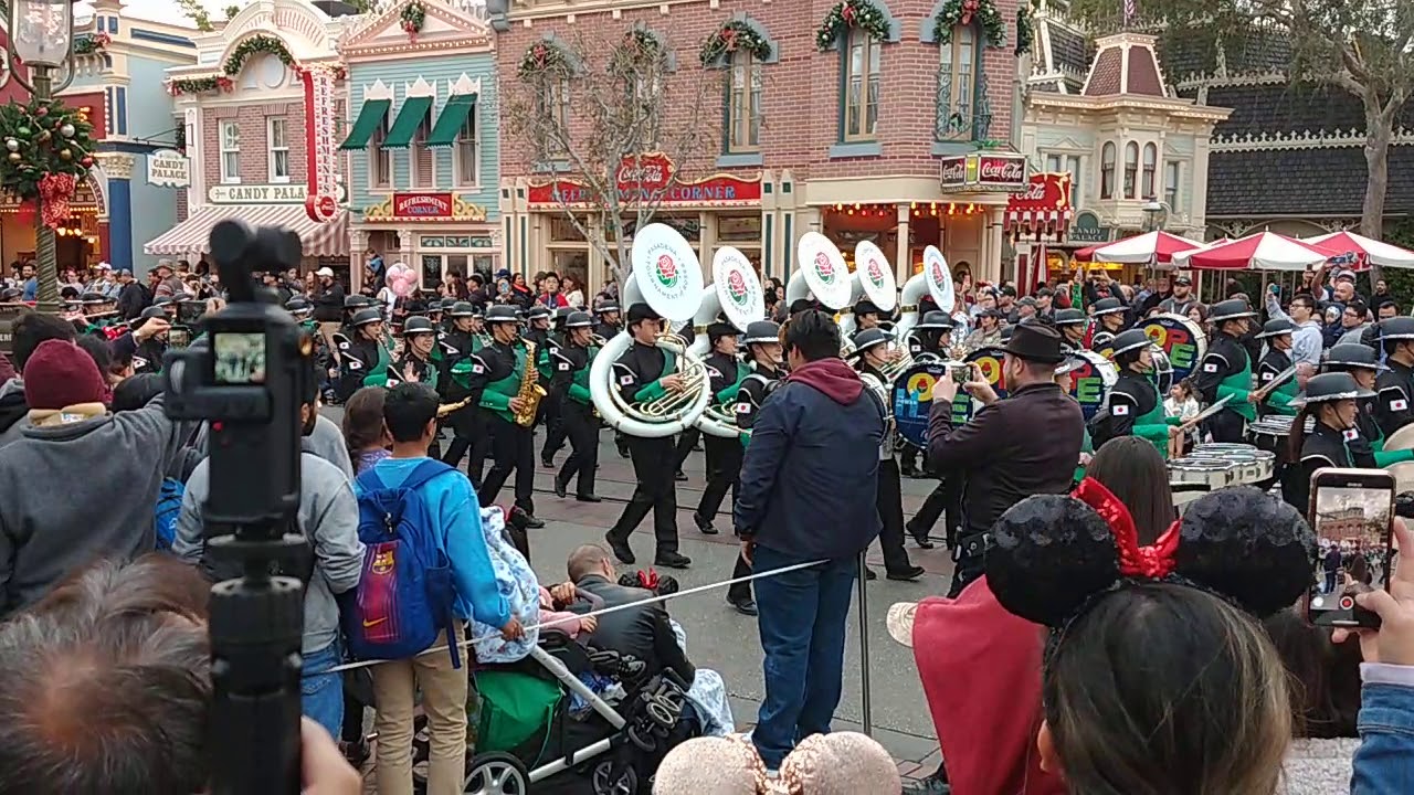 Japan Green band plays Star Wars Disneyland 2019
