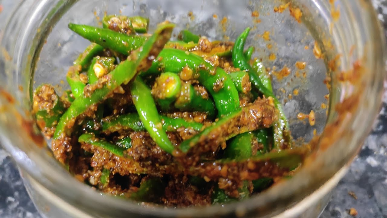 हमने इसको 4 दिन में  ही खत्म कर दिया tasty mirch ka achar 
