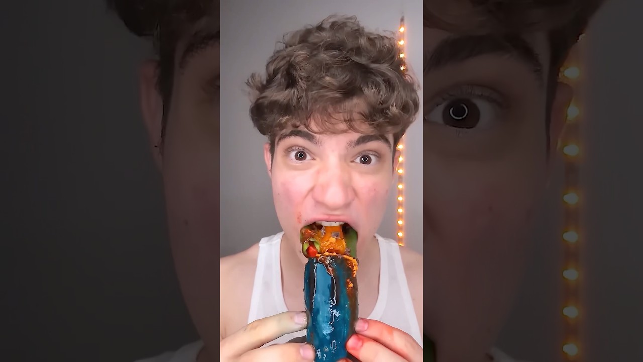 Pepinillo gigante azul extremo ASMR? 🥵