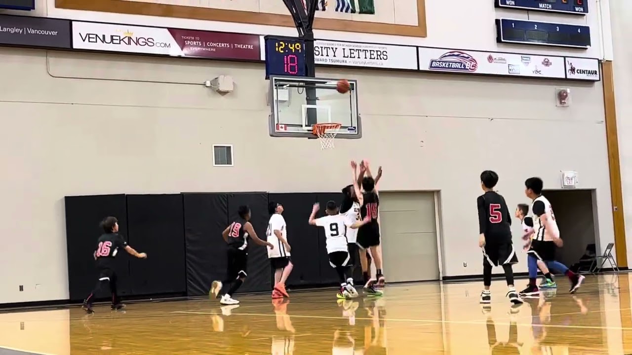 2023 Mav Pull-up