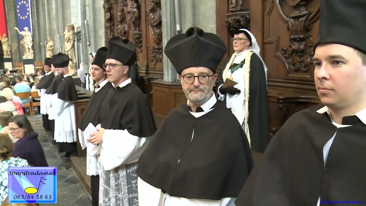 La remonte de la châsse sainte Waudru, 22 juin 2025 Mons