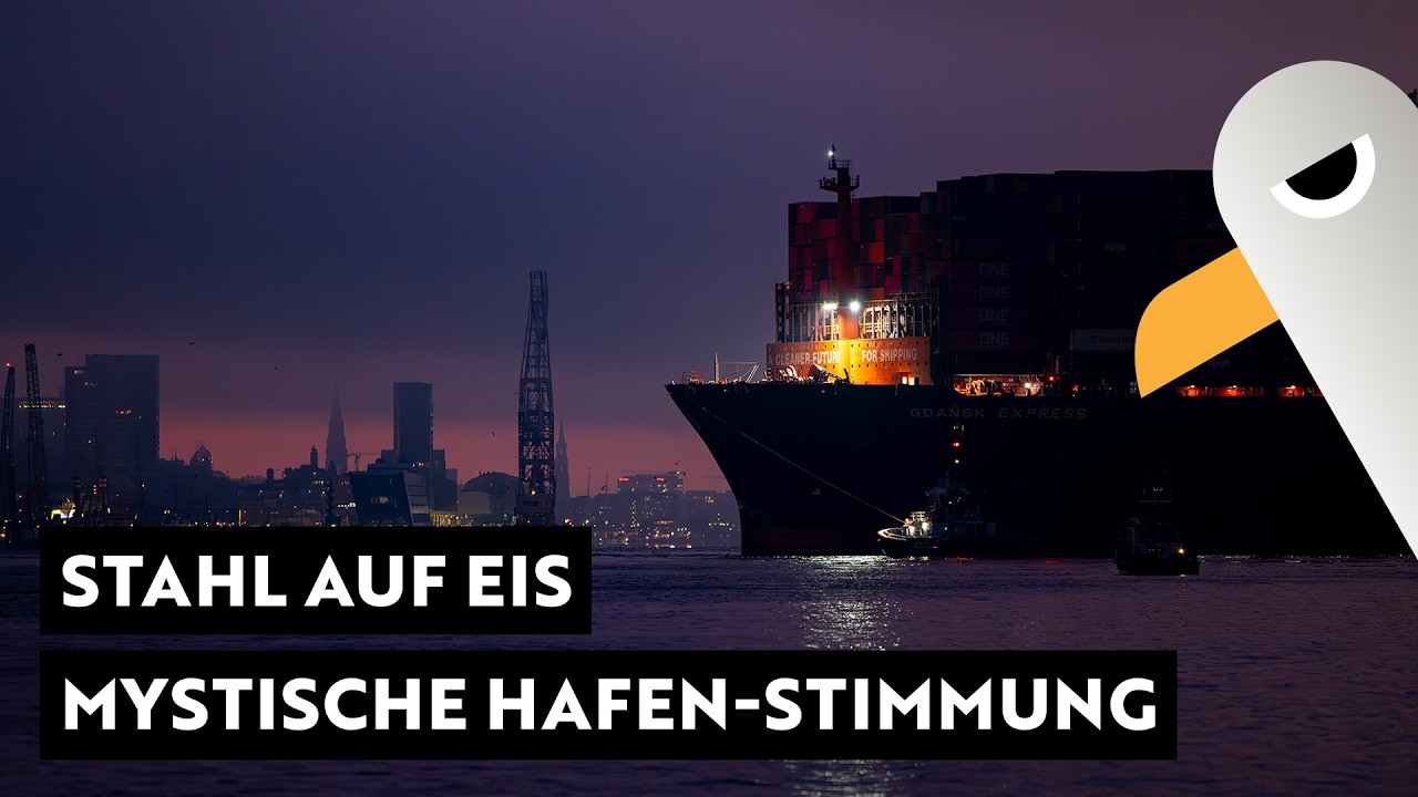 Stahl auf Eis ❄️ Mystische Abendstimmung im Hafen.