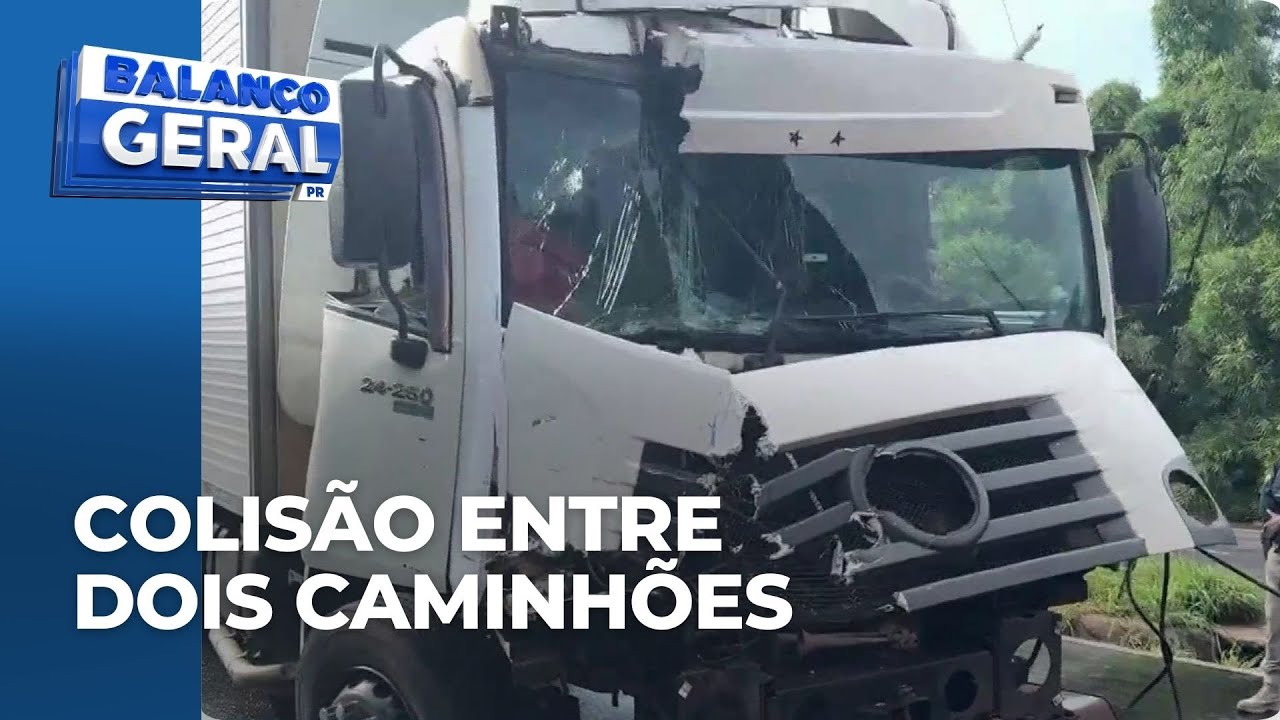 Batida entre dois caminhões deixa um dos veículos destruídos na BR-376; ninguém ficou ferido