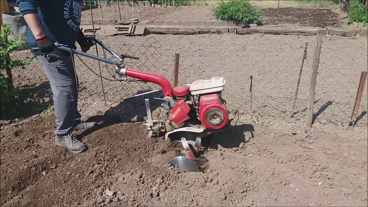 MOTOCULTEUR EN ACTION