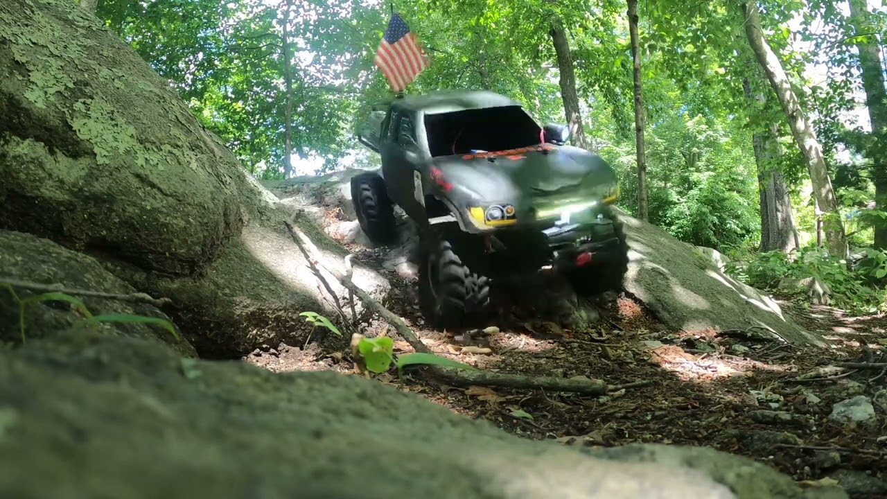Scx 10ii solo run