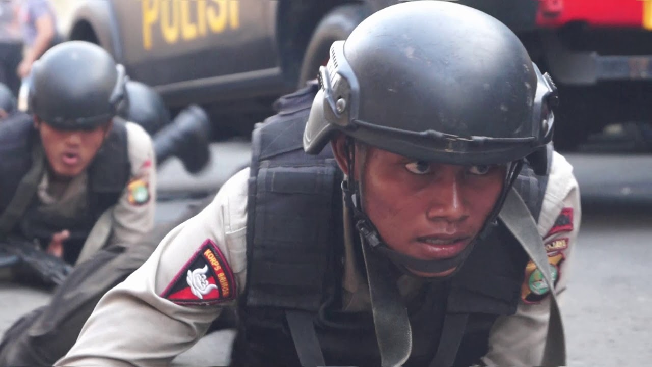 Tradisi Penyambutan Bintara Remaja (Baja 50) Satuan Brimob Polda Metro jaya
