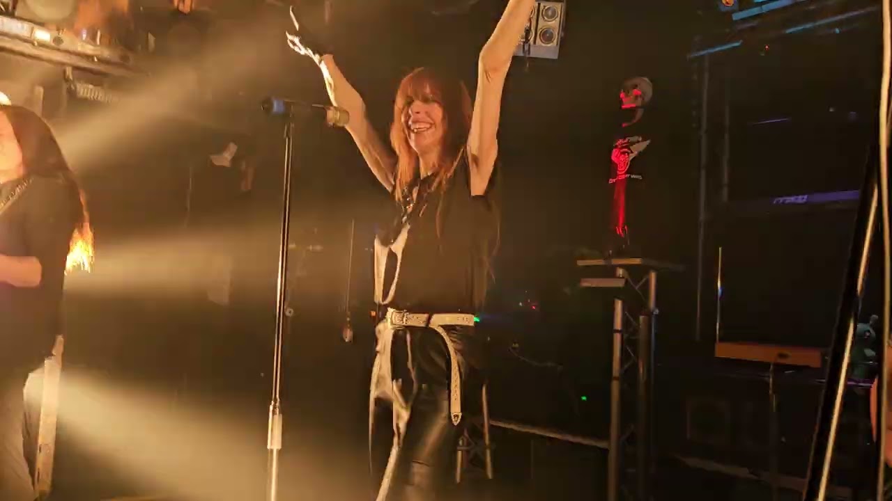 Kirlian Camera  - Too Many Friends - live in Erfurt 30.04.2025