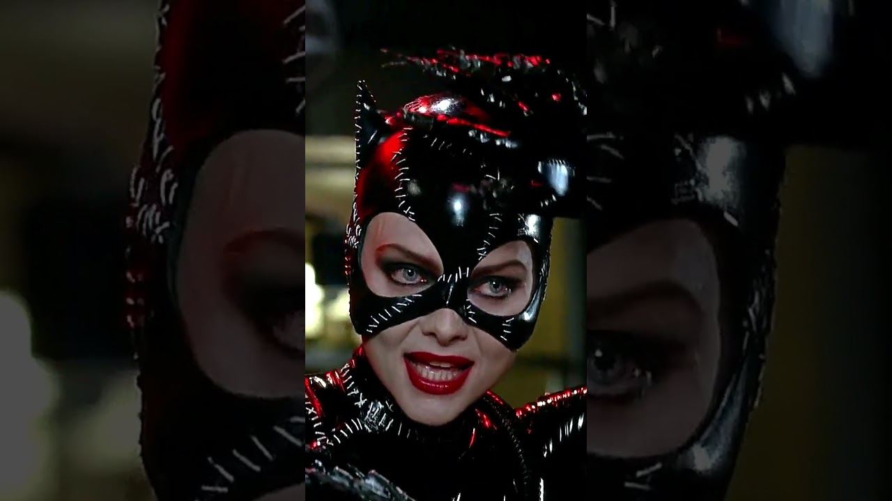 Now that's an entrance 🐈&zwj;⬛ 🎥: Batman Returns (1992)