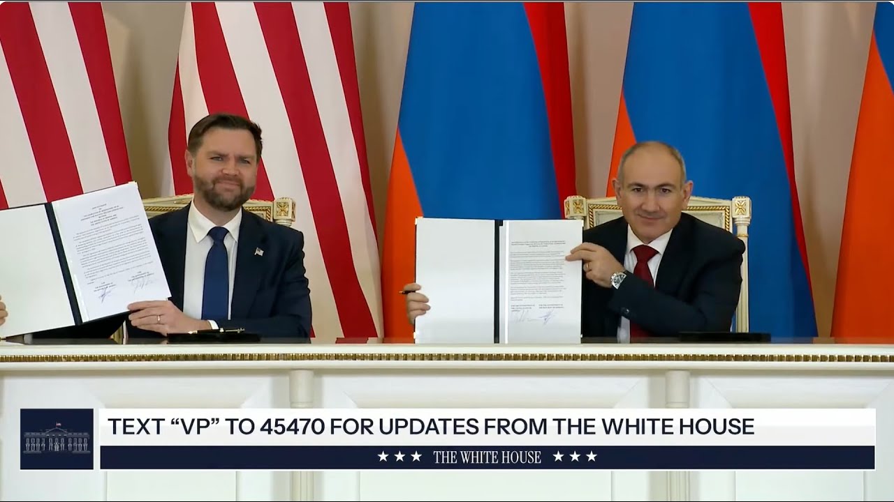 Вице-президент США Джей Ди Вэнс выступает с заявлением с премьер-министром Армении Николом Пашиняном