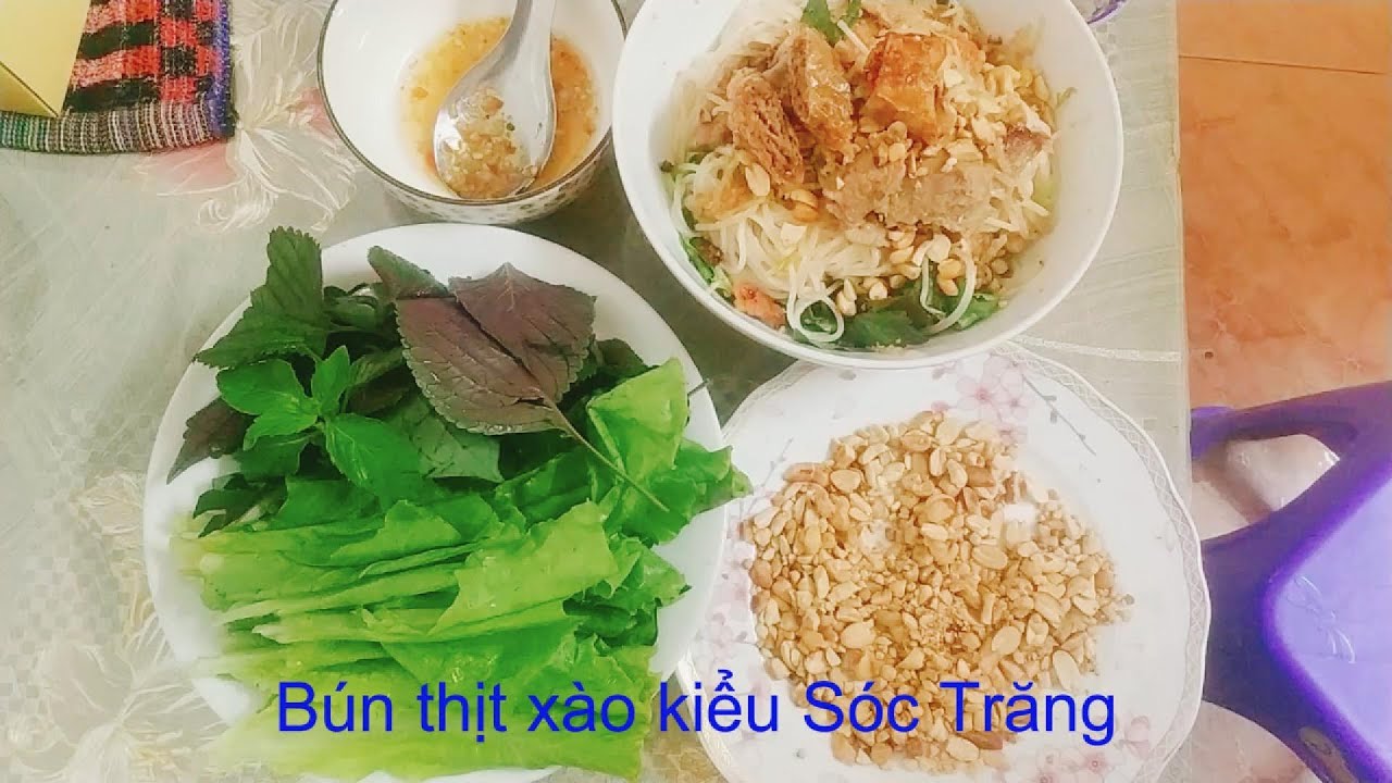 Bún thịt xào kiểu Sóc Trăng. Nguyên liệu đơn giản nhưng với cách làm mới tạo nên hương vị mới, ngon