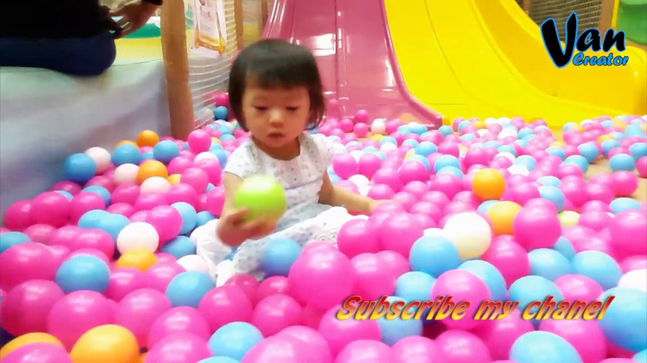 Fun World CSB Cirebon, Bermain Mandi Bola