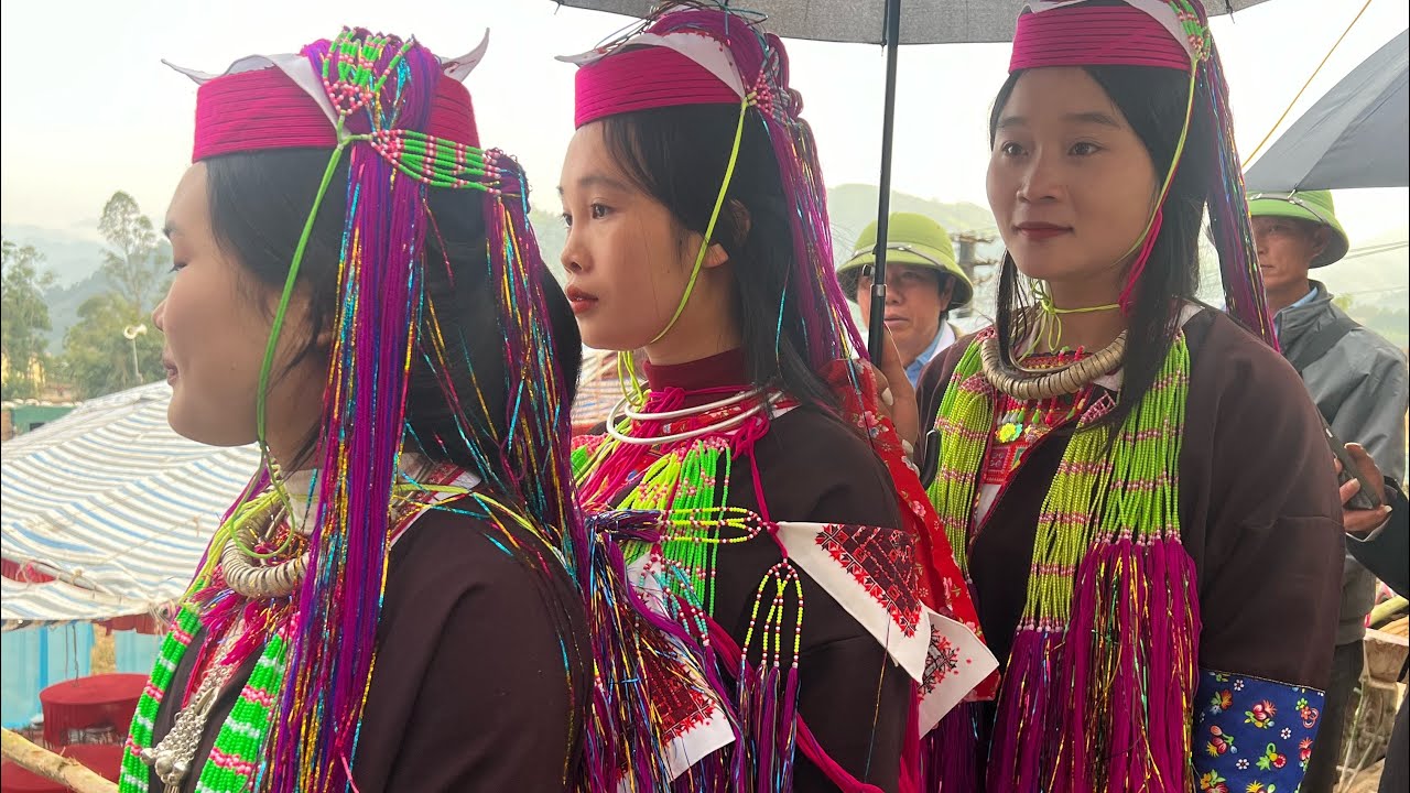 ngày 7 tháng 3, 2026 kêm mun hát đám cưới ở thôn cao thắng 