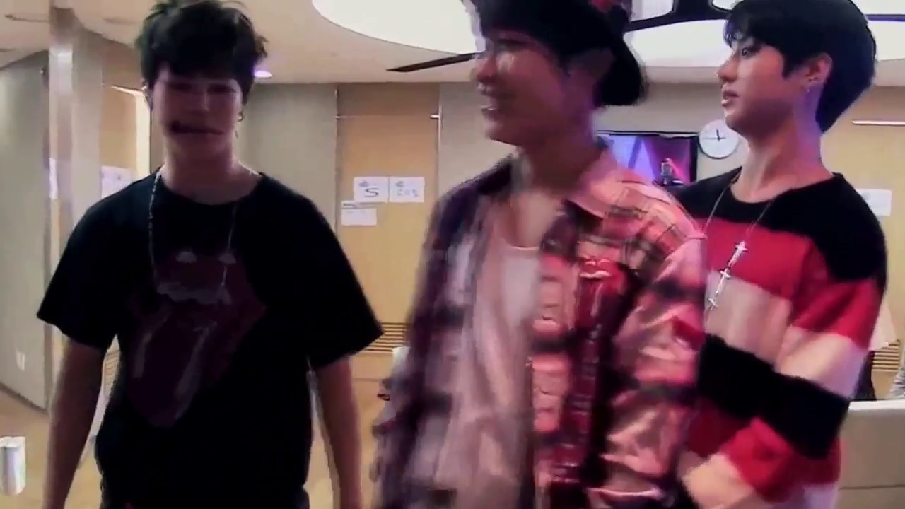 jungkook cuidando de jimin