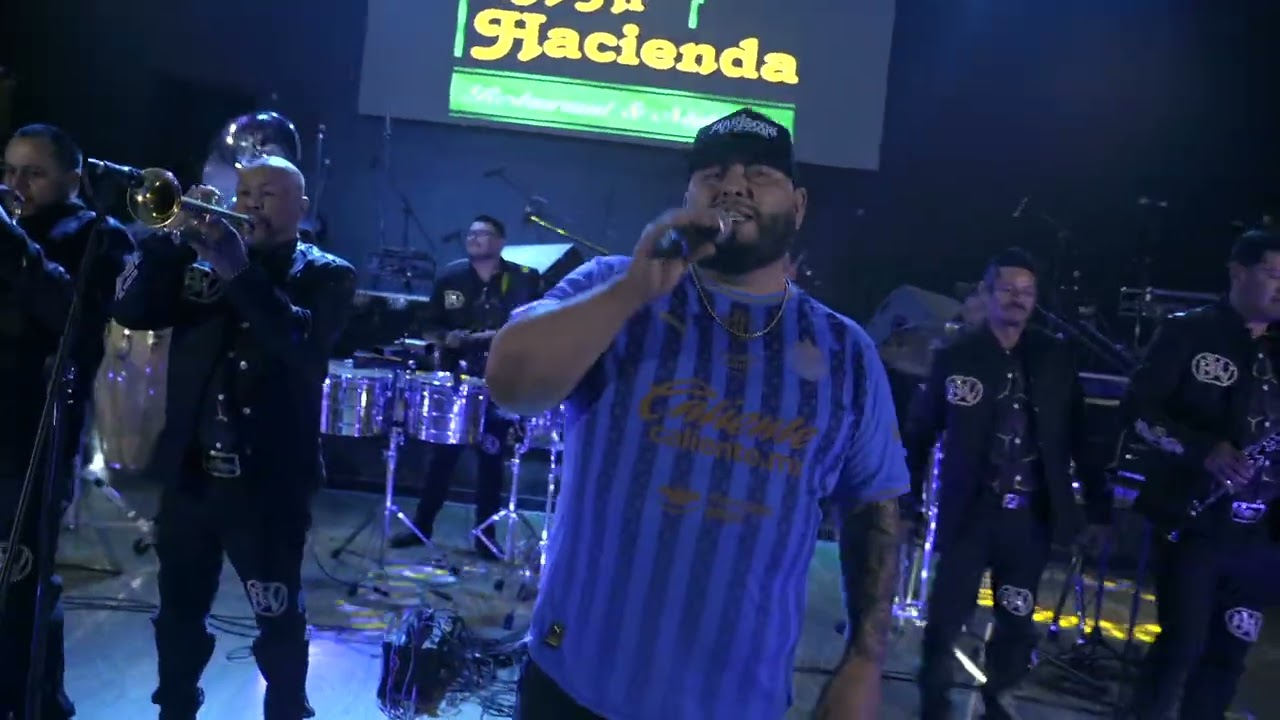 Perfil Bajo - Chaka Bañuelos X Banda Valle Verde (En Vivo)