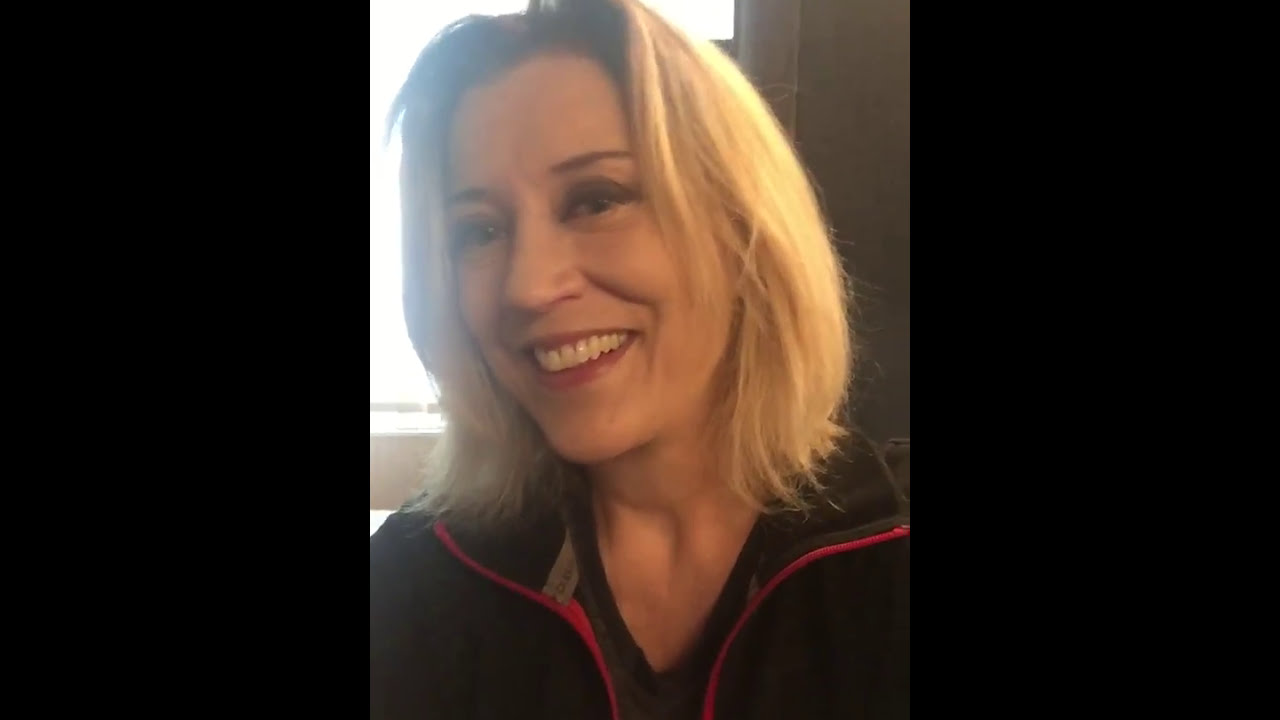 Producer Sylvia Massy Records a Giant Banjo with Flying Mammals
