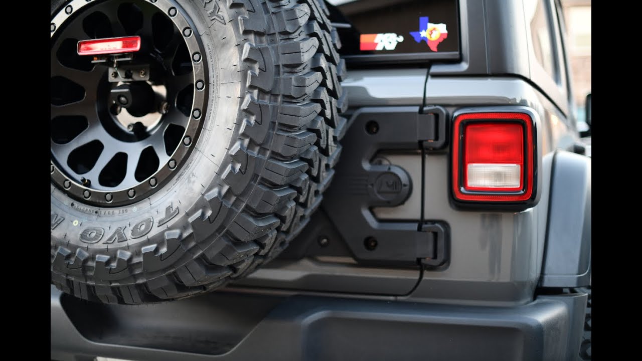 Rugged Ridge Spartacus HD tire Carrier installed