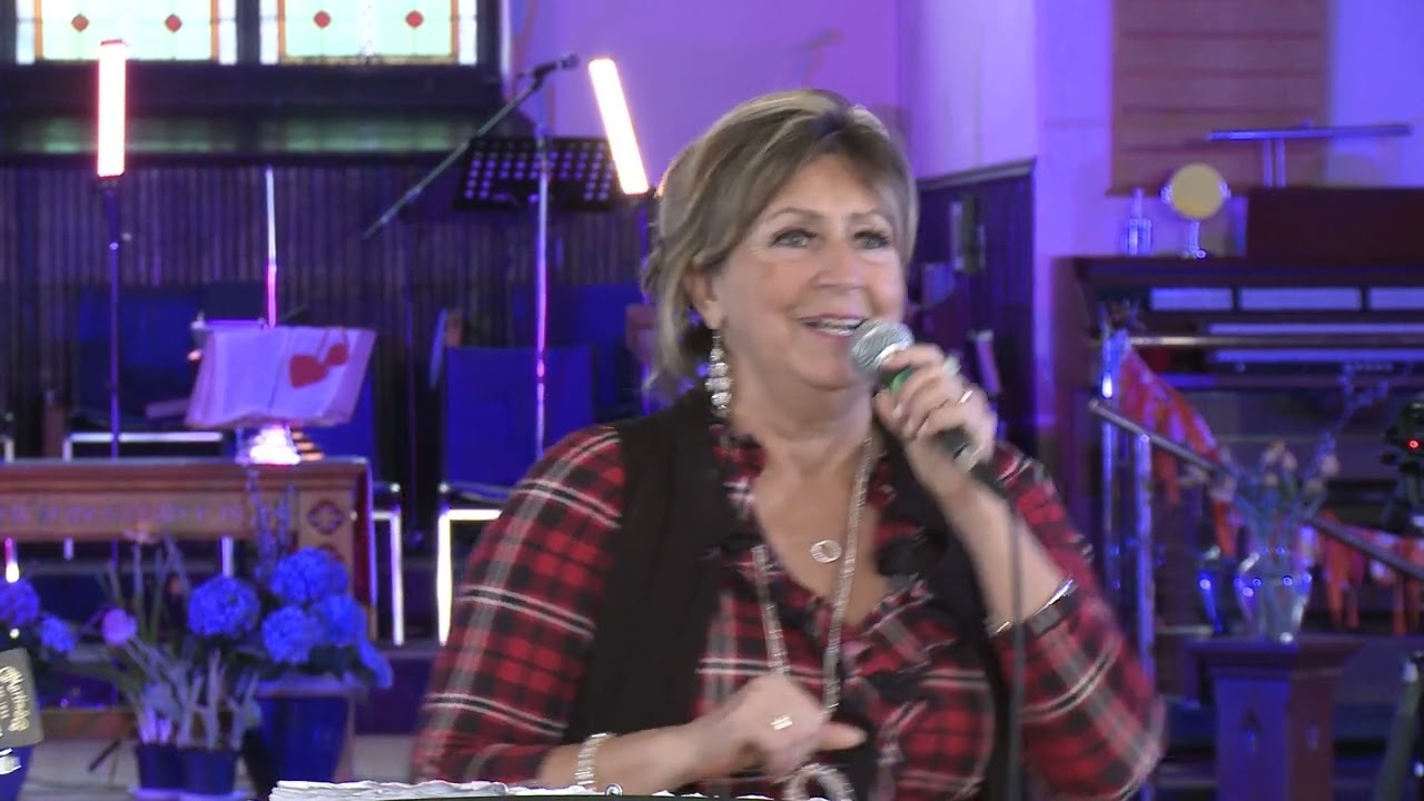 Gail Gavin Show 01