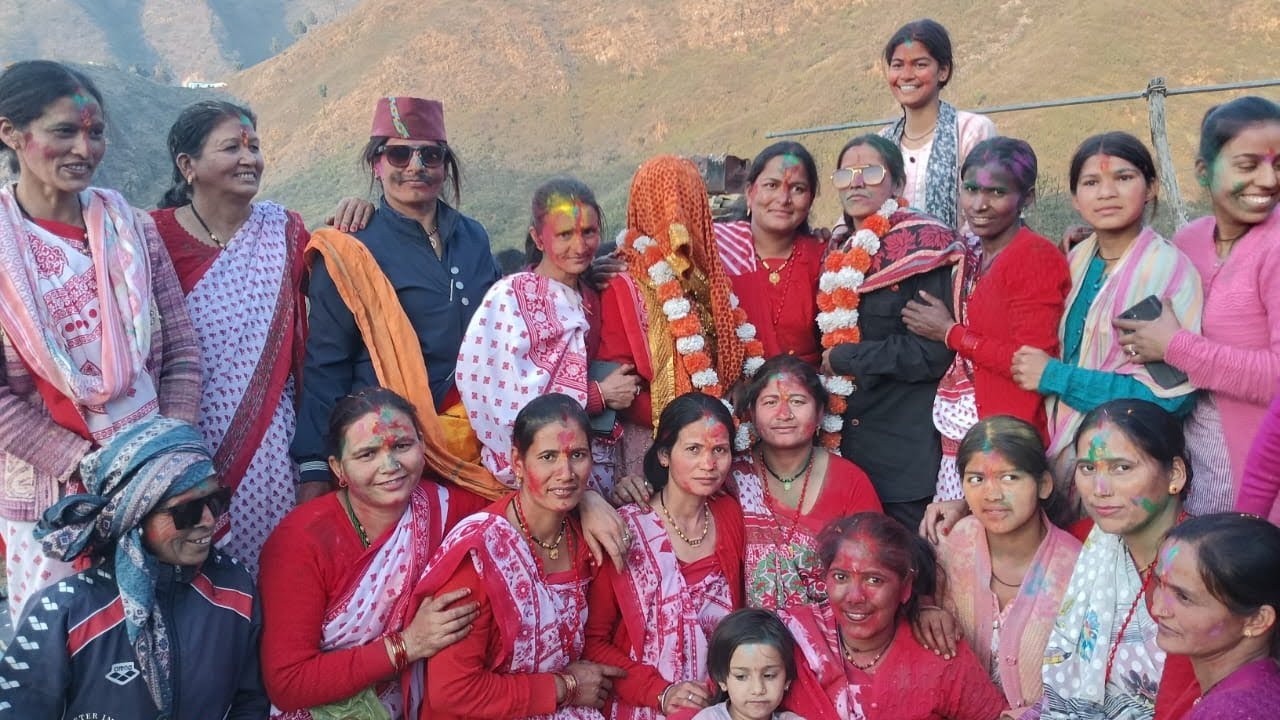 आज हमारे गांव में ☺️हुई धमाकेदार 🤔होली #पहाड़ी लाइफस्टाइल