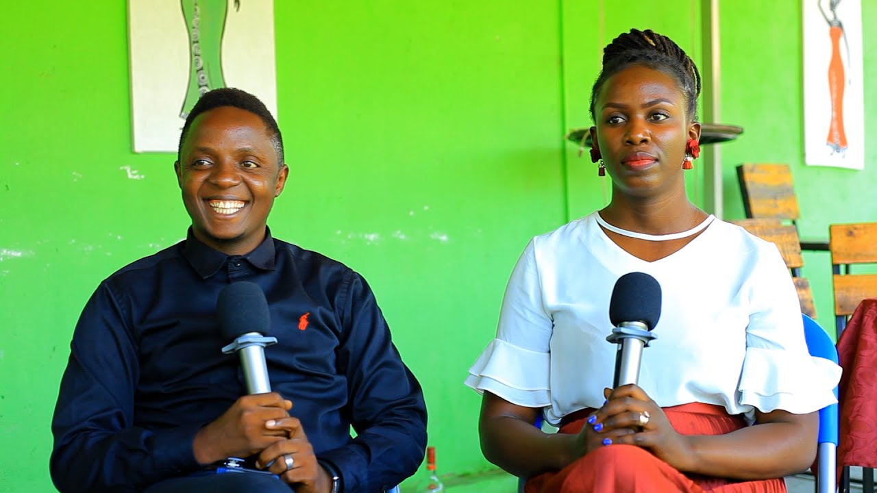 Urukundo rwabo iratangaje cane//Sinakunda abahungu bagufi//Twagize MARIAGE atakazi mfise
