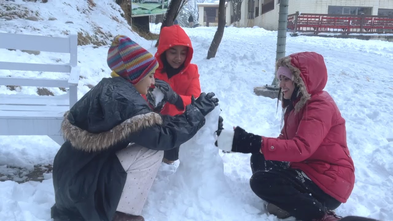 VACATION ENDS | Bhurban mai akhri din 😬😬| Snowman banane ki last try ⛄⛄| Sistrology