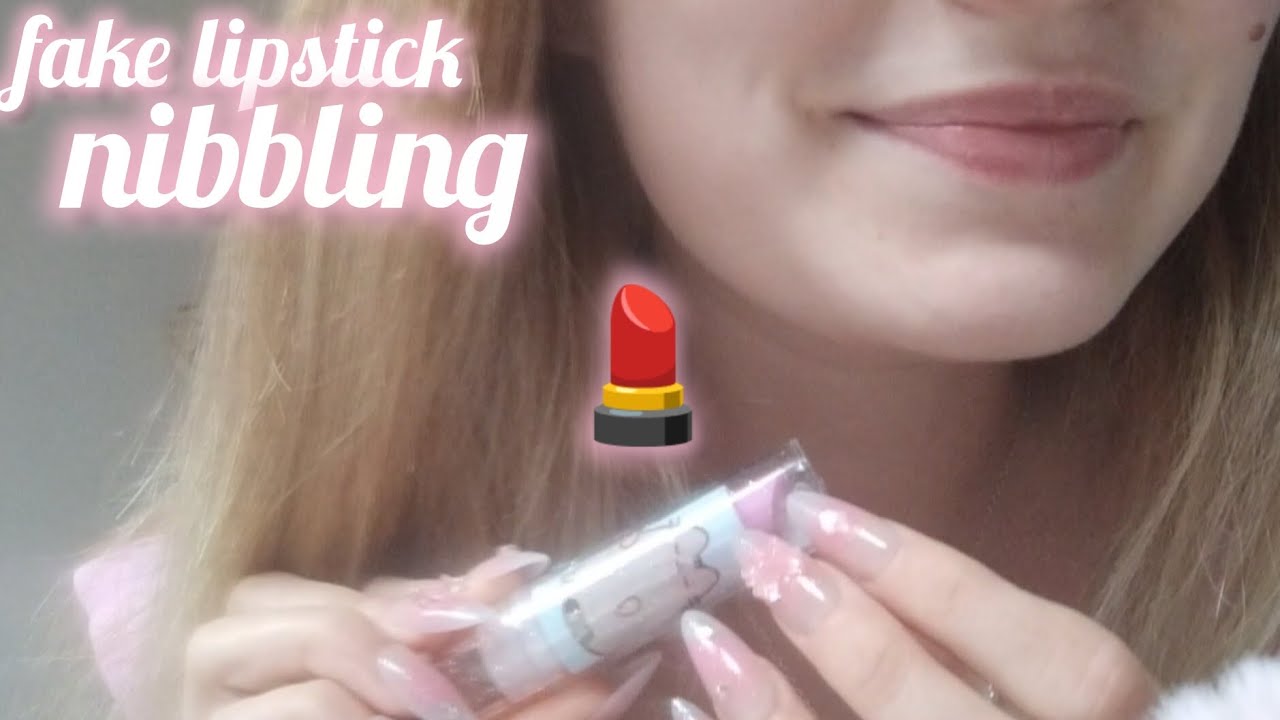 20 minutes of PURE LIPSTICK NIBBLING [putting on lipstick wrong]