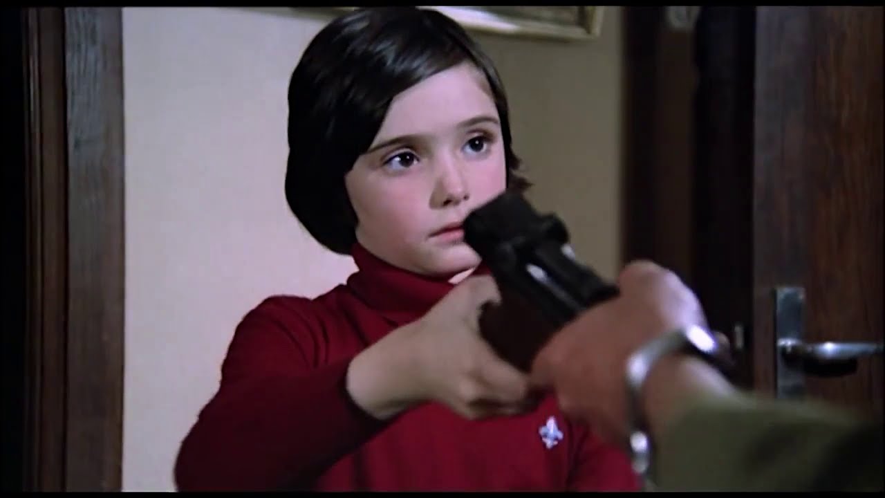 Cria Cuervos  trailer