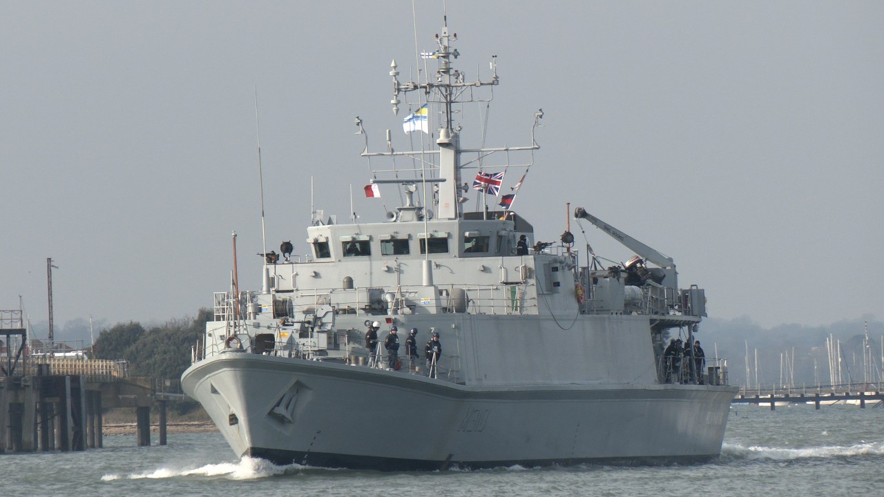 Ukrainian mine-hunting ships outbound from UK naval base