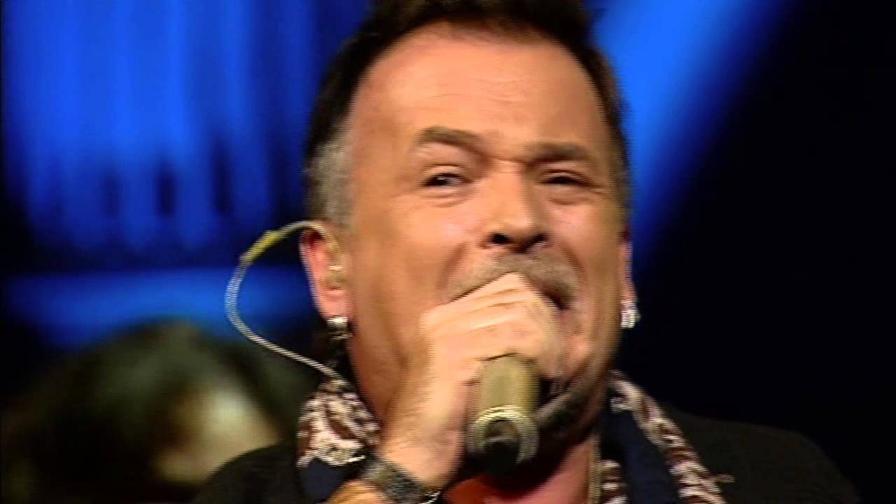 DOBRI LJUDI   GIBONNI VIP HNK BOZICNI KONCERT 2014