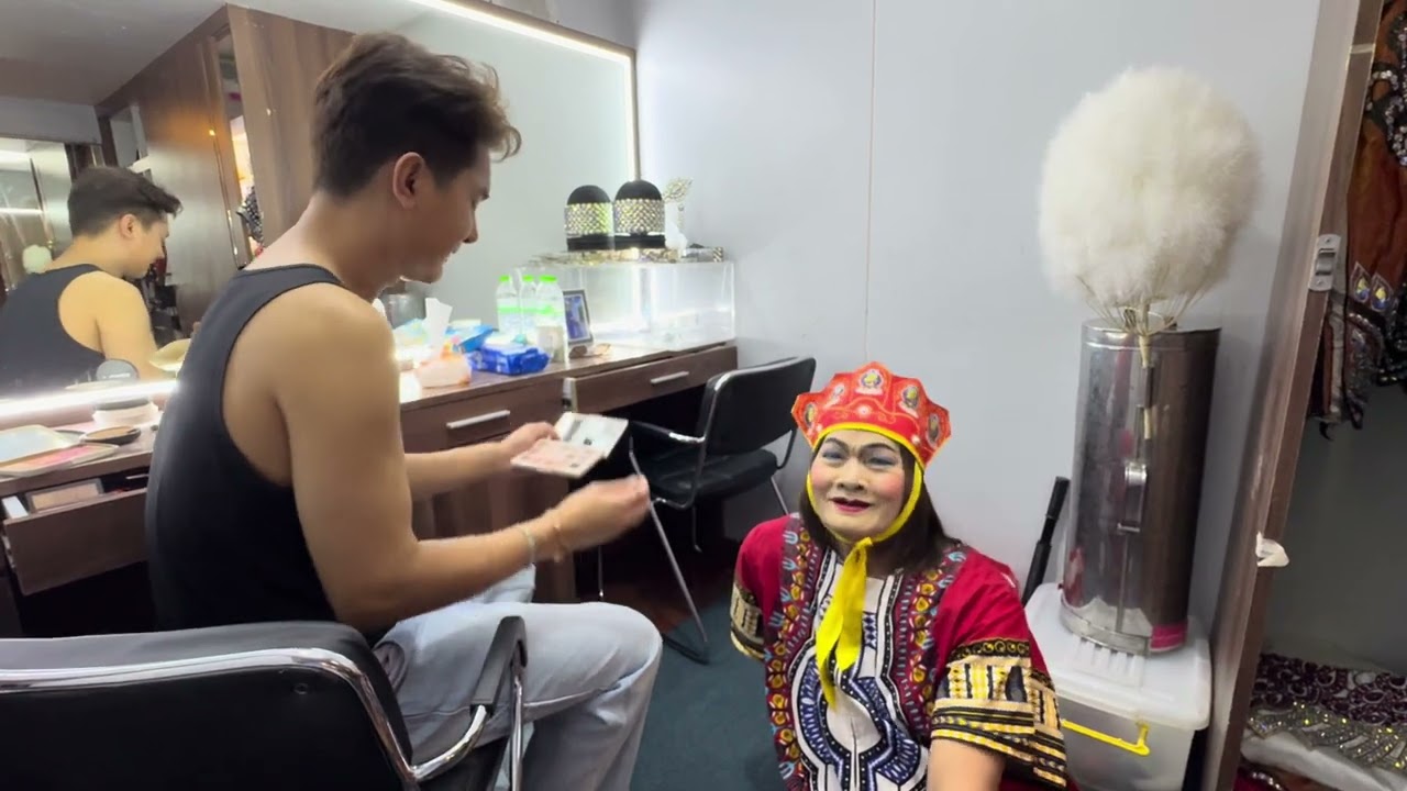 ยายหวึ่ง มาเบิกเงินอีกแล้ว #บอยศิริชัย #หมอลําใจเกินร้อย #๑ทศวรรษหมอลำใจเกินร้อย 