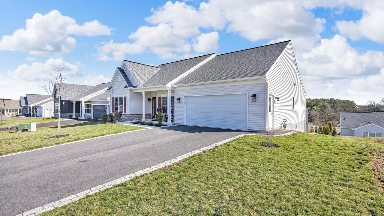 606 Lilliana Dr, North Lebanon Township, PA