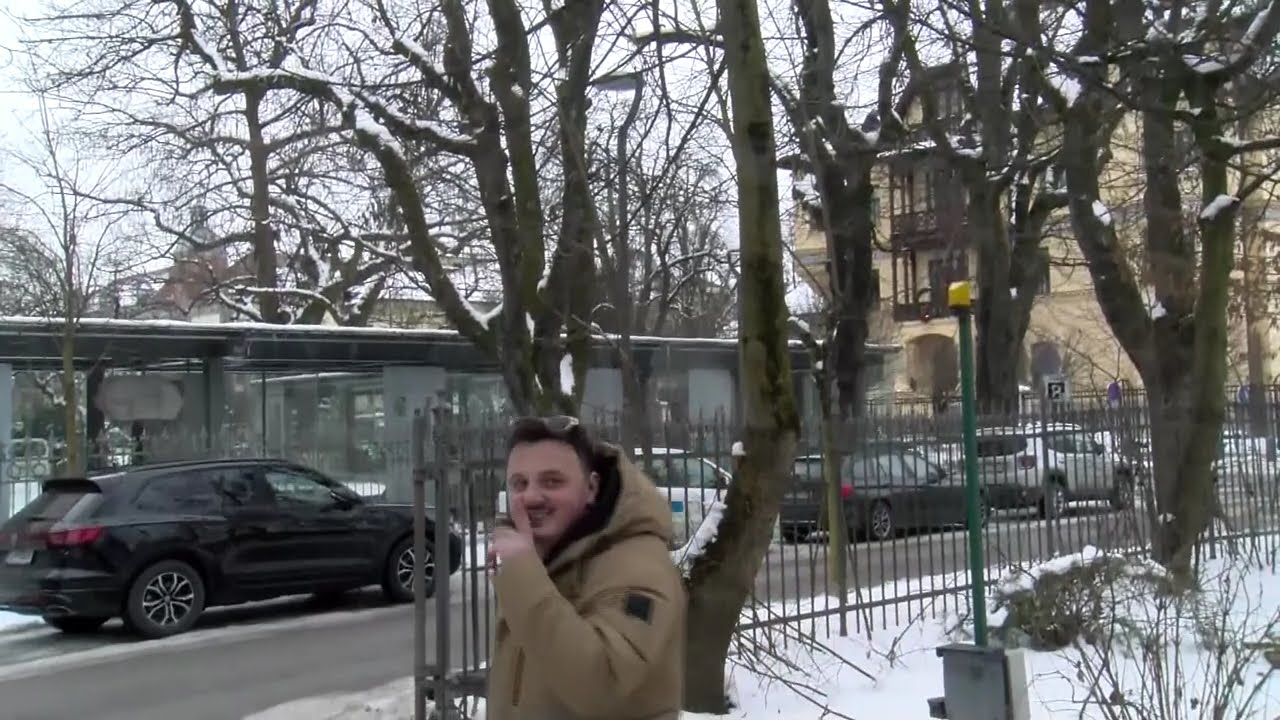 (V ŽIVO) Strankarsko kosilo v Pen Klubu