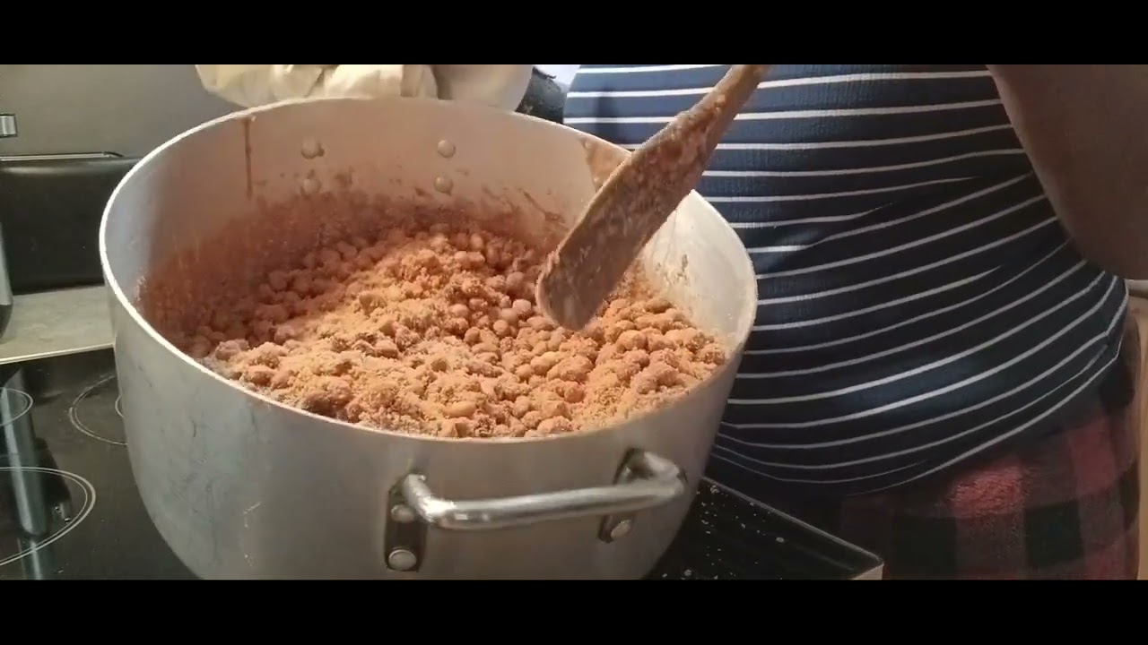 FAITES DES ARACHIDES AU CARAMEL MAISON SEULEMENT AVEC EAU ARACHIDES ET SUCRE