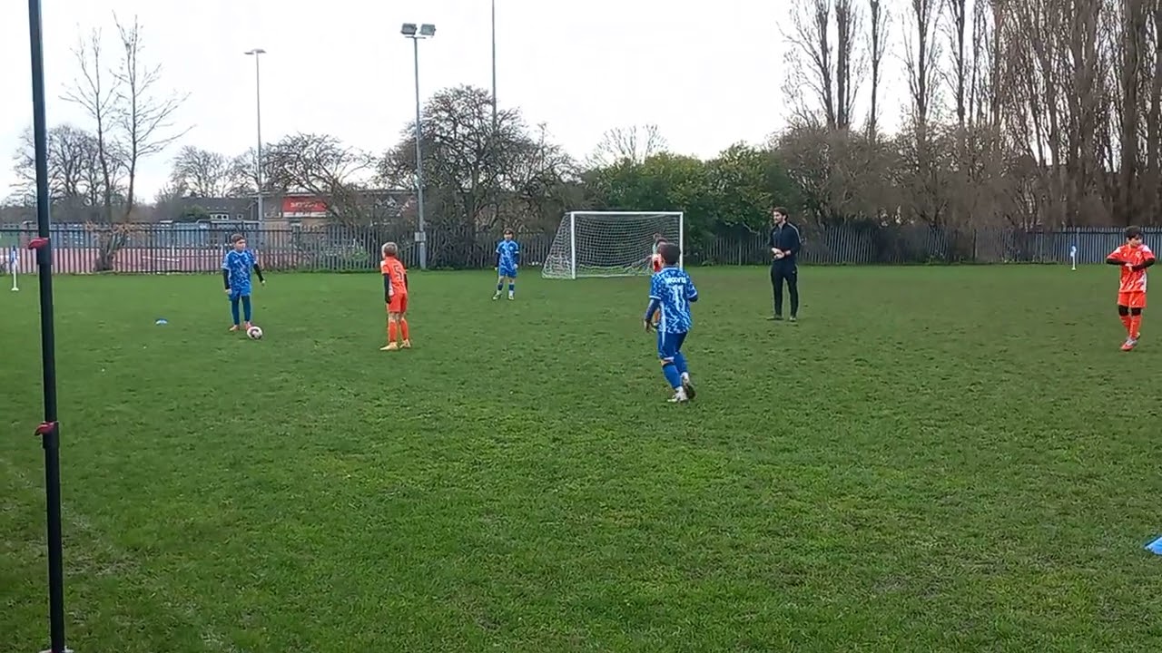 1 HALF ⚽ Away Echo League fixture ⚽Barking Wolves -VS- Loughton Town Emeralds 