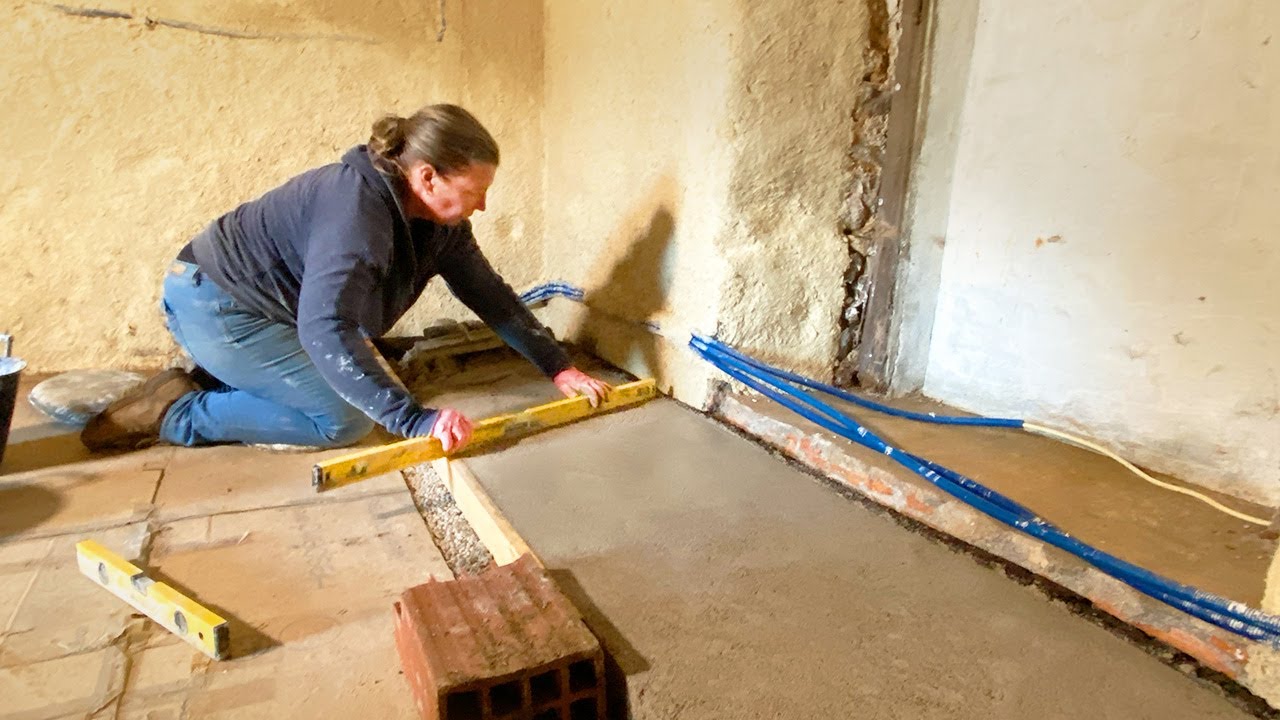 Never done THIS before - Screeding a Limecrete Floor