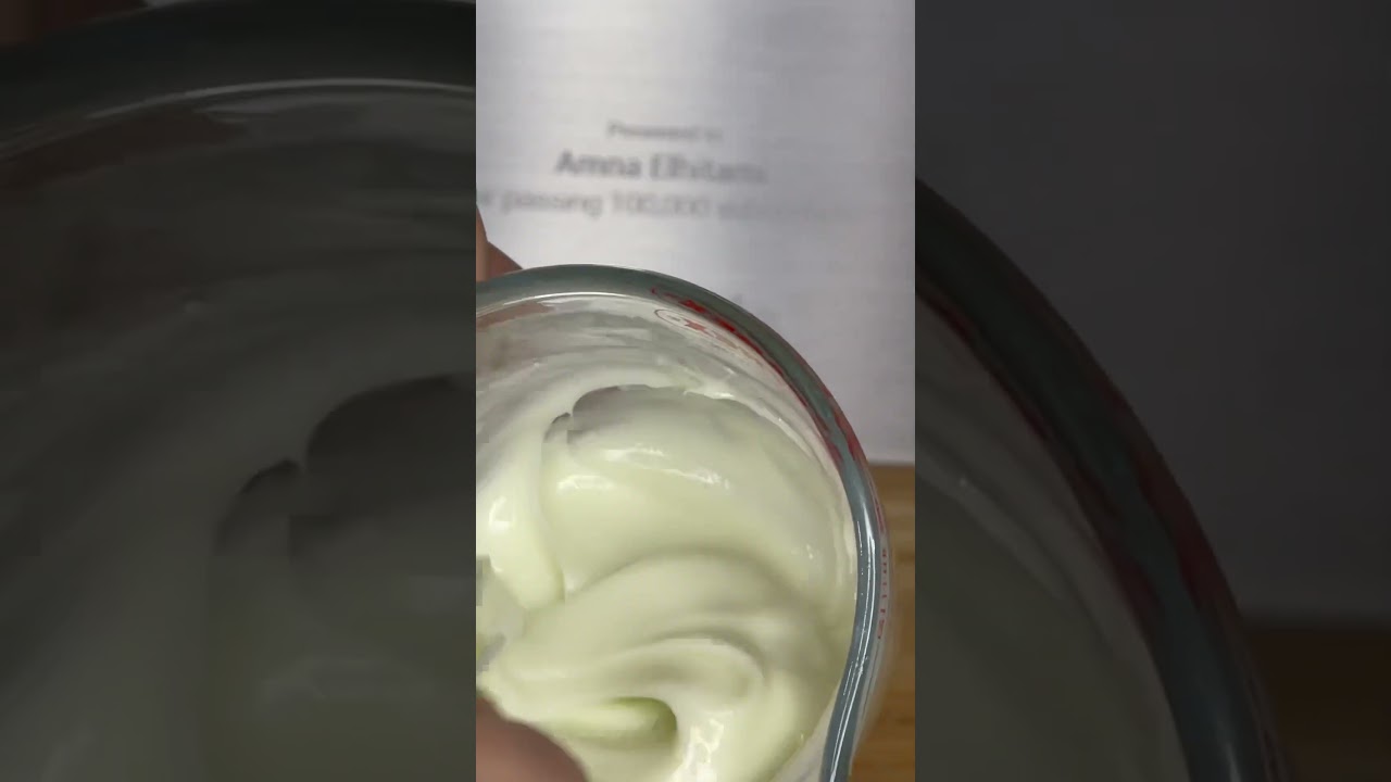 كريم عالي الترطيب للشعر غني بالفيتامينات
