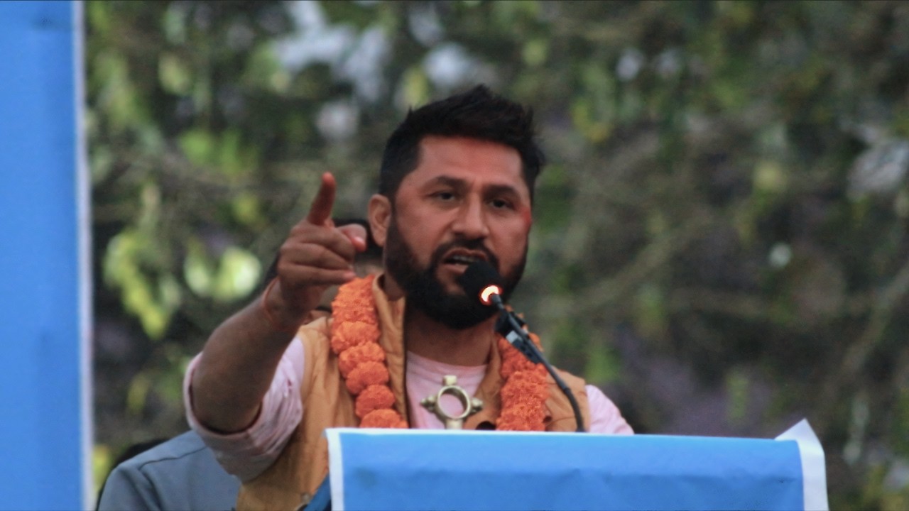 परिवर्तनको उद्घोष गर्दै हेटौँडामा रास्वपाको सभा: रवि लामिछाने र रमेश प्रसाईको धमाकेदार सम्बोधन