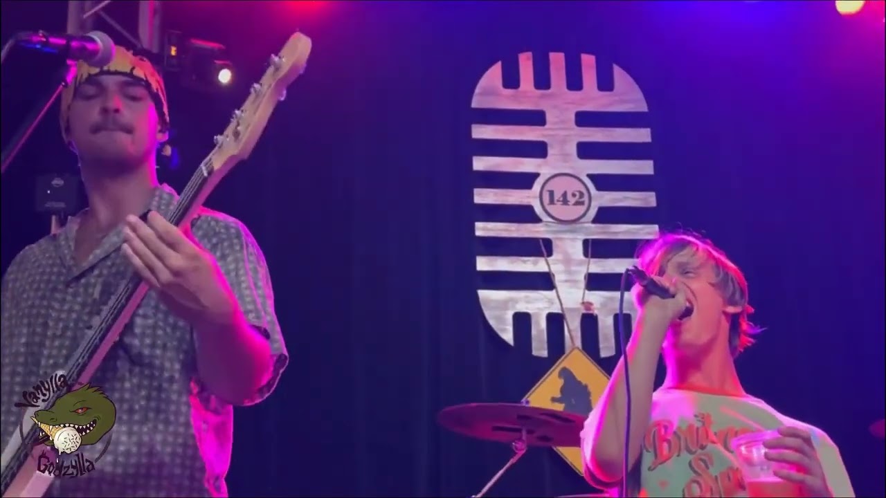 Vanylla Godzylla performs Man in the Box by Alice In Chains at Station 142