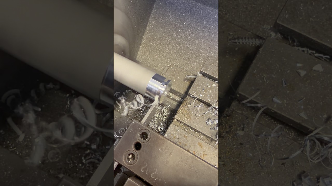 Making a spacer in 20 seconds! #machining #manuallathe #lathe #cnc