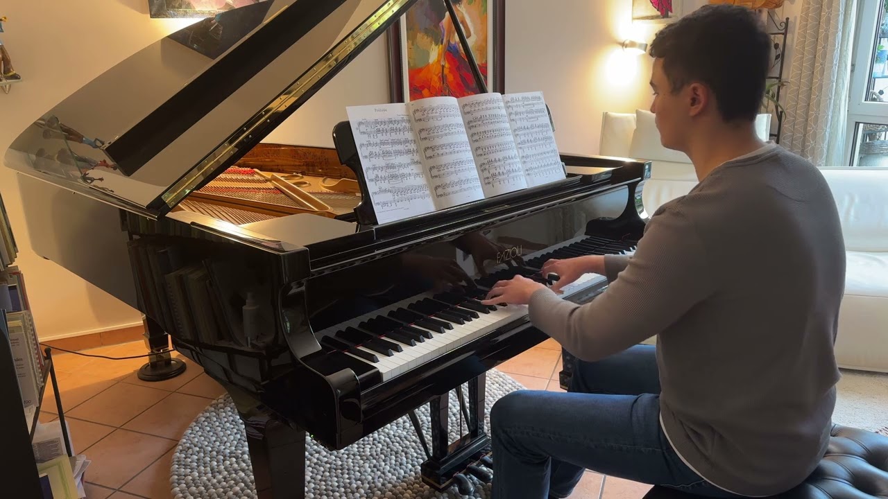 Oskar spielt Rachmaninoff-Prelude